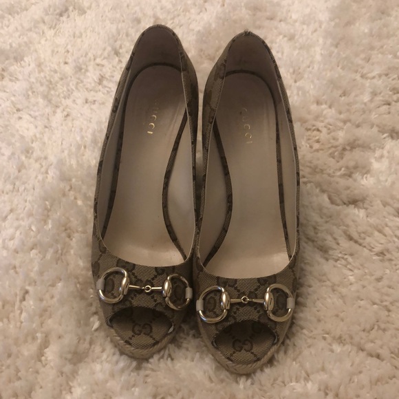 Gorgeous authentic Gucci Wedges - Picture 1 of 6